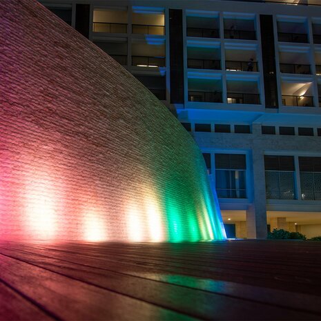 Braytron LED Buitenlamp - Schijnwerper - Breedstraler Floodlight -Zwart-Waterdicht IP65- Werkend met afstandsbediening, Dimbaar -50W- RGB (ROOD -GROEN -BLAUW)