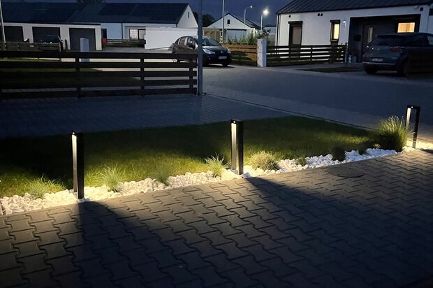 Solar tuinverlichting - padverlichting  - Buitenlamp - Buitenlampen op zonne-energie - met bewegingssensor - Zwart - 60cm